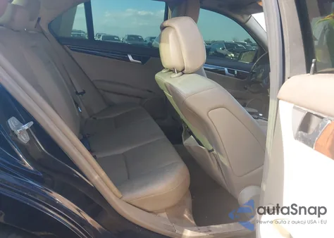 2013 Mercedes-Benz C 250 Luxury from USA, damaged, VIN WDDGF4HB8DR271289